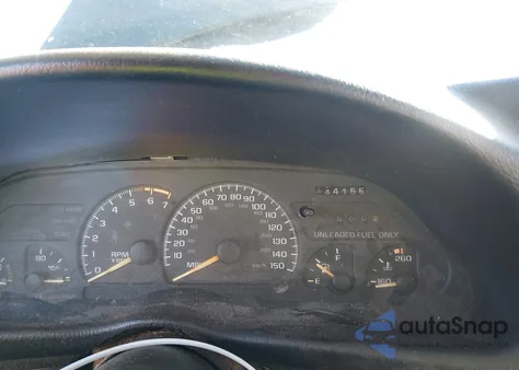 1996 Chevrolet Camaro Z28 z USA, uszkodzony, nr VIN 2G1FP22P6T2128590